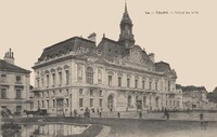 L'Hôtel de Ville 