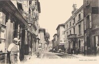 L'Hôtel de Ville et la Rue
