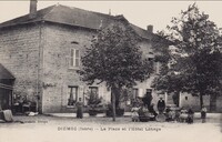 La Place et l'Hôtel Linage