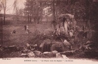 Le Repos sous les sapins - La Grotte