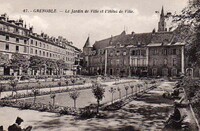 le jardin de Ville et L'Hôtel de Ville