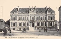 L'Hôtel de Ville 