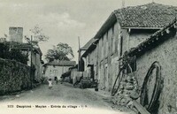 Meylan - Entrée du Village