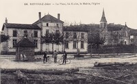 La Place, les Écoles, la Mairie, l'Eglise