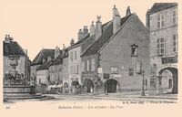 Les Arcades -La Place