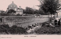 ATTICHY - L'Abreuvoir - Lavandières