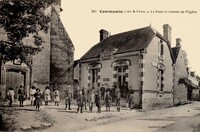 Courmemin - La Poste et L'Entrée de L'Eglise