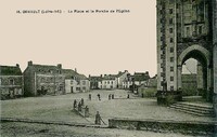 La Place et le Porche de l'Église