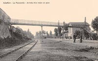 La Passerelle - Arrivée d'un train en gare