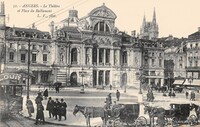 Le Théâtre et Place du Ralliement