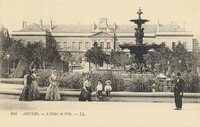 L'Hôtel de Ville 