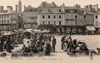 La Place Litré à L'Heure du Marché