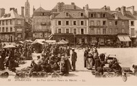 La Place Litré à L'Heure du Marché