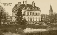 L'Hôtel de Ville 