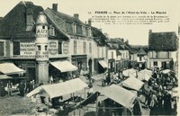Place de L'Hôtel de Ville et le Marché