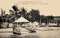 La Plage et ses canots de pêche