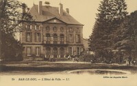 L'Hôtel de Ville 