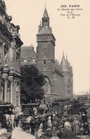 Le Marché aux Fleurs et la Tour de l'Horloge