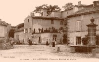 Artonne - Place du Marché et Mairie