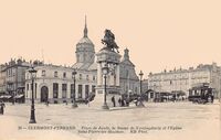 Place de Jaude - La Statue de Vercingétorix et l'Eglise Saint-Pierre-Les-Minimes