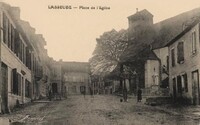 Lasseube - Place de l'Église