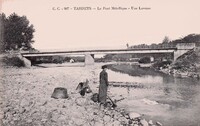 Le Pont Métallique - Une Laveuse