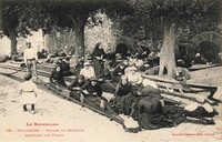 Femme de Pêcheurs - Rapiéçant les Filets