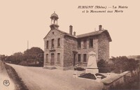 La Mairie et le Monument aux Morts