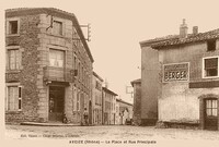 La Place et Rue Principale
