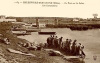 Le Pont sur la Saône . Les Lavandières