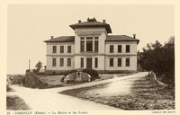 La Mairie et les Ecoles