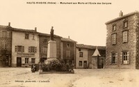 Monument aux Morts et Ecole des Garçons