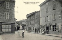 Lamure-sur-Azergues - La Place et la Grande Rue