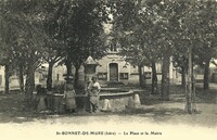La Place et  la Mairie,