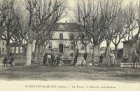 La Place,  la Mairie, les Ecoles