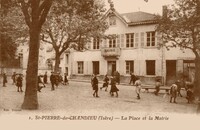 La Place et la Mairie
