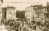 La Place un jour de Marché