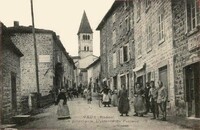 Vaux-en-Beaujolais - Rue Principale - L'attente du Facteur