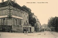 Épinac - Place de L'Hôtel de Ville