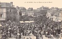 Place de L'Eperon un jour de Marché