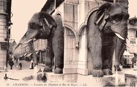 Fontaine des Eléphants et Rue de Boigne