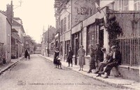 Rue allant à Farcy les Lys