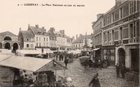 Gournay-en-Bray - La Place Nationale un Jour de Marché