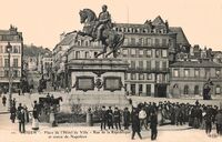 Place de L'Hôtel de Ville -Rue de la République