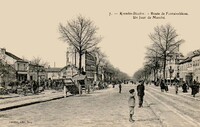 Route de Fontainebleau. Un Jour de Marché