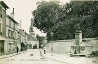 La Rue du Val et la Fontaine Bronzac