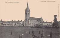 Boulogne  - Essarts en Bocage - L'Eglise et la Place