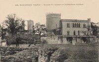 Ruines de L'Abbaye  et Habitations voisines