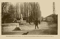 Vouillé - La Place du Champ-de-Foire 
